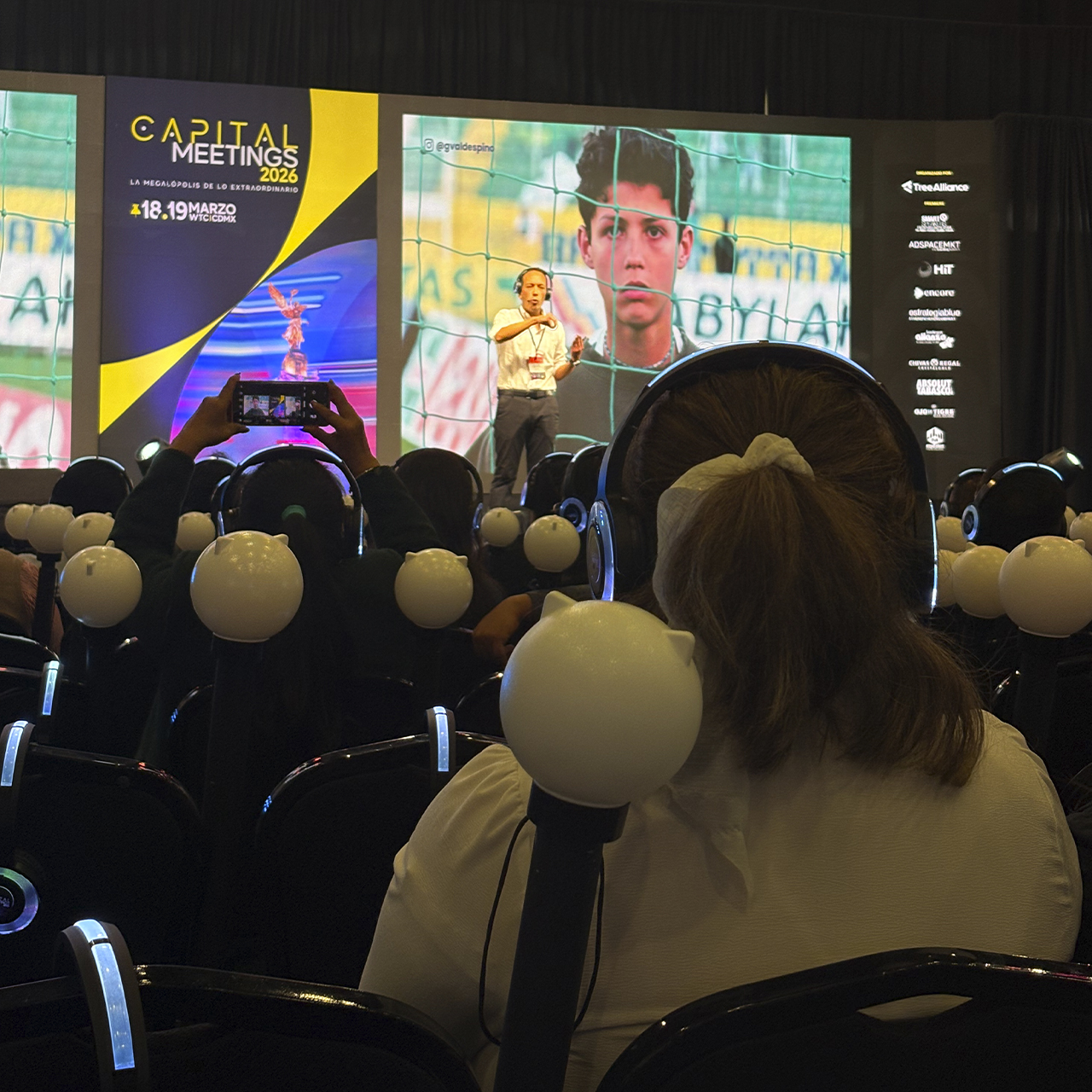En escenario